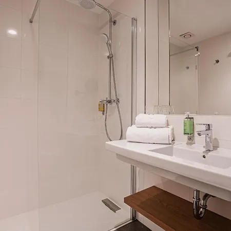 Ea Congress Aldis 4*